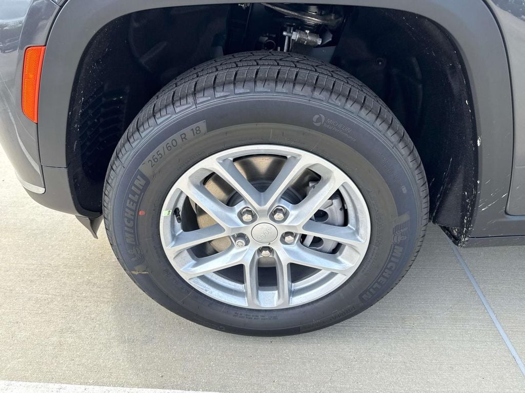 2025 Jeep Grand Cherokee GRAND CHEROKEE L LAREDO 4X2