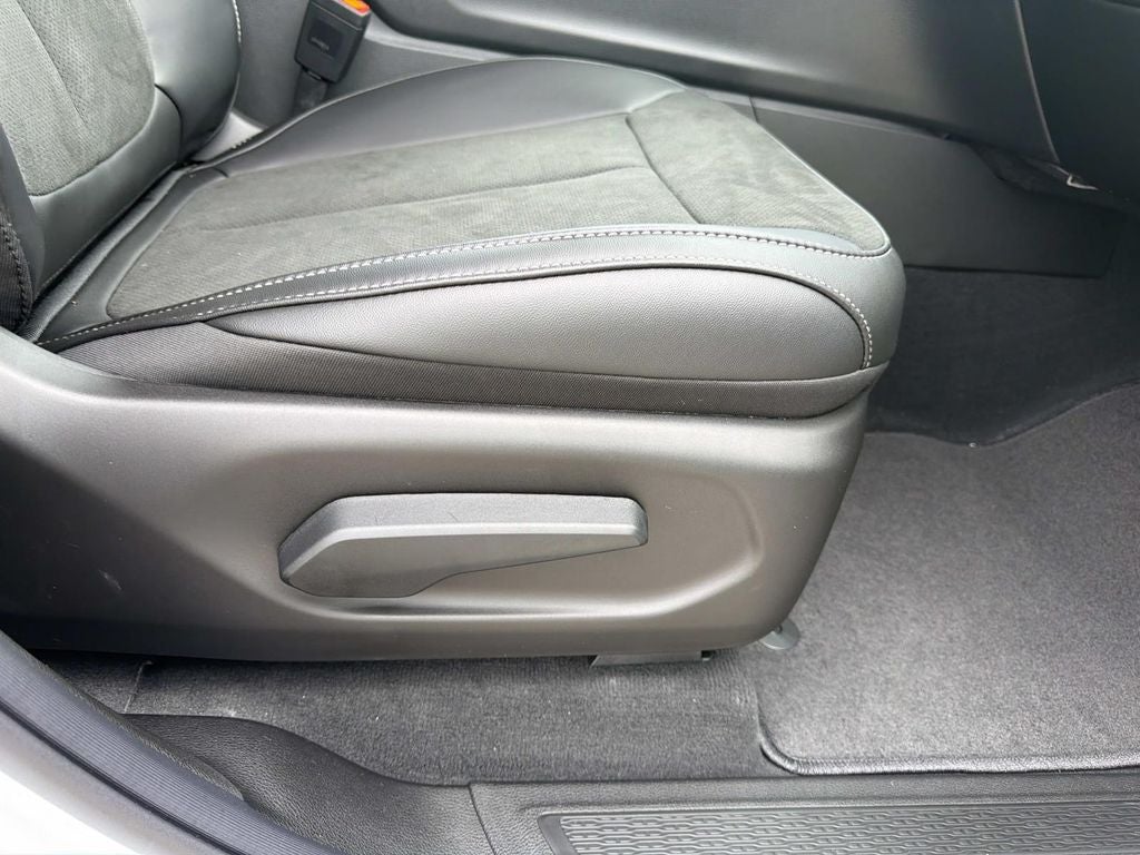 2026 Jeep Grand Cherokee GRAND CHEROKEE L LAREDO ALTITUDE 4X2