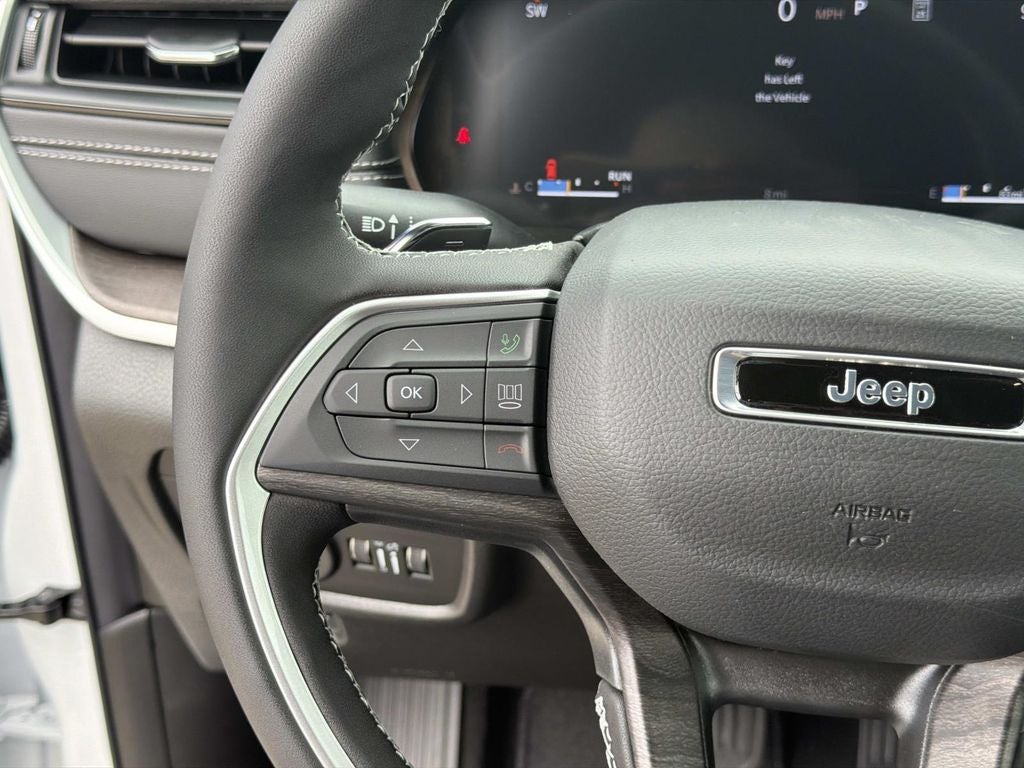 2026 Jeep Grand Cherokee GRAND CHEROKEE L LAREDO ALTITUDE 4X2