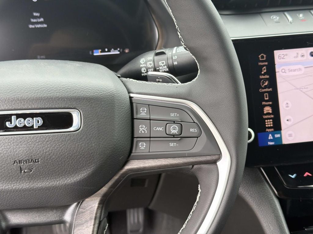 2026 Jeep Grand Cherokee GRAND CHEROKEE L LAREDO ALTITUDE 4X2