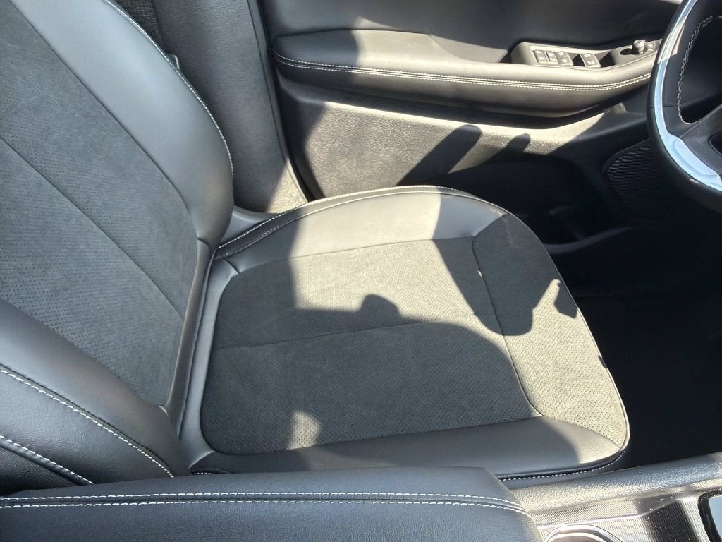 2027 Jeep Grand Cherokee Laredo Altitude