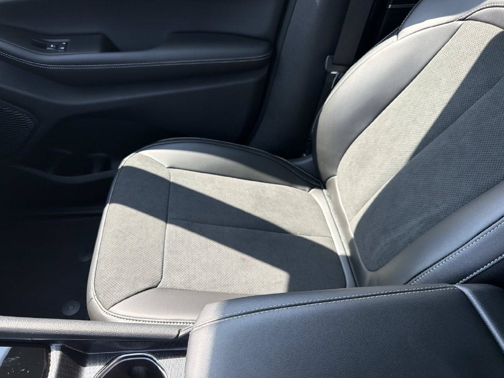2027 Jeep Grand Cherokee Laredo Altitude