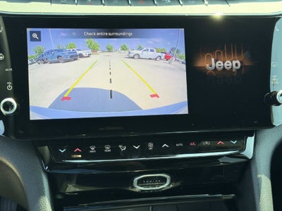 2027 Jeep Grand Cherokee Laredo Altitude