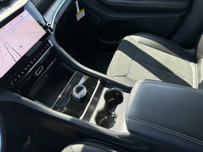 2027 Jeep Grand Cherokee Laredo Altitude