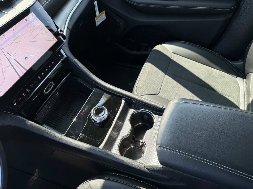2027 Jeep Grand Cherokee Laredo Altitude
