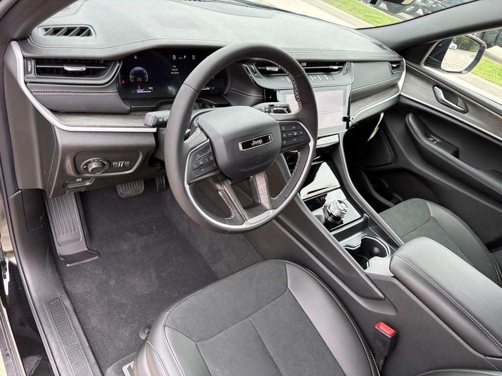 2026 Jeep Grand Cherokee GRAND CHEROKEE L LAREDO ALTITUDE 4X2