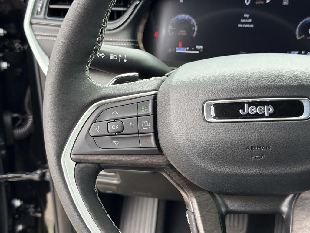 2026 Jeep Grand Cherokee GRAND CHEROKEE L LAREDO ALTITUDE 4X2