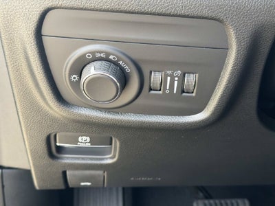 2027 Jeep Grand Cherokee Laredo Altitude