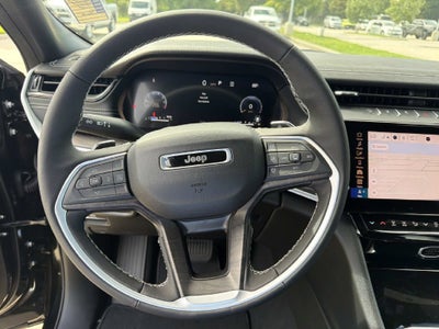 2027 Jeep Grand Cherokee Laredo Altitude