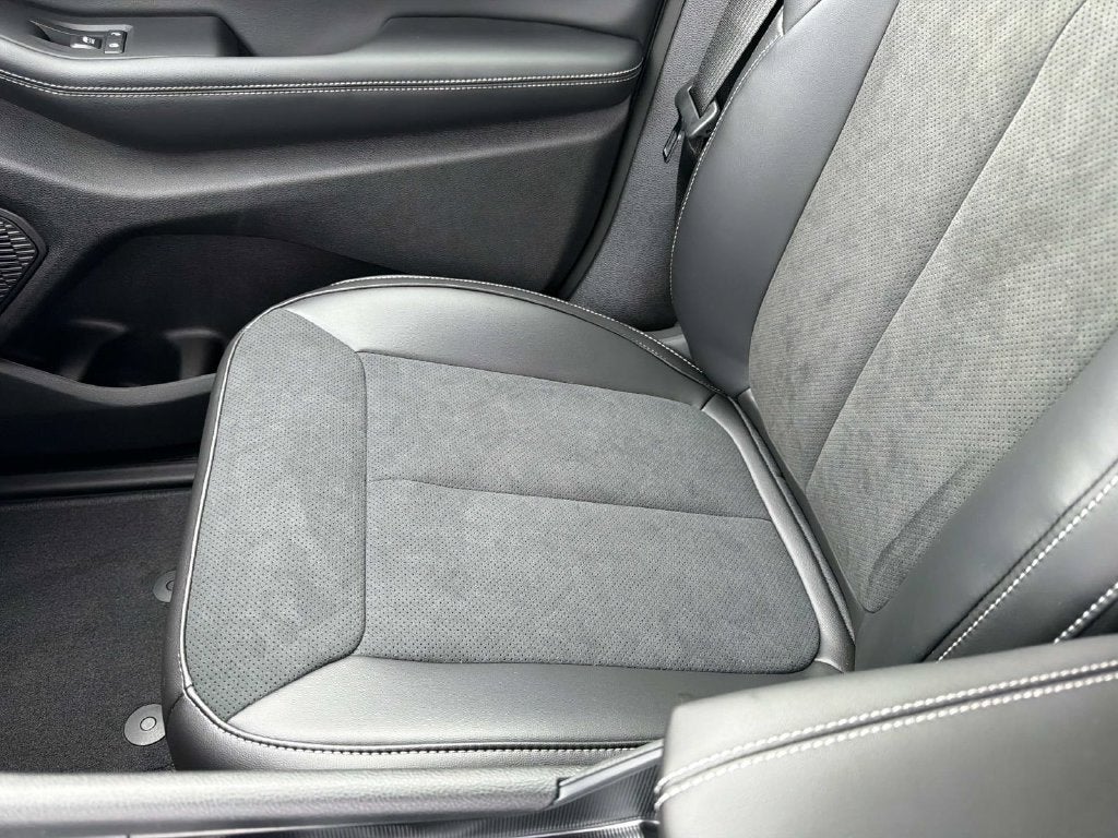 2027 Jeep Grand Cherokee Laredo Altitude