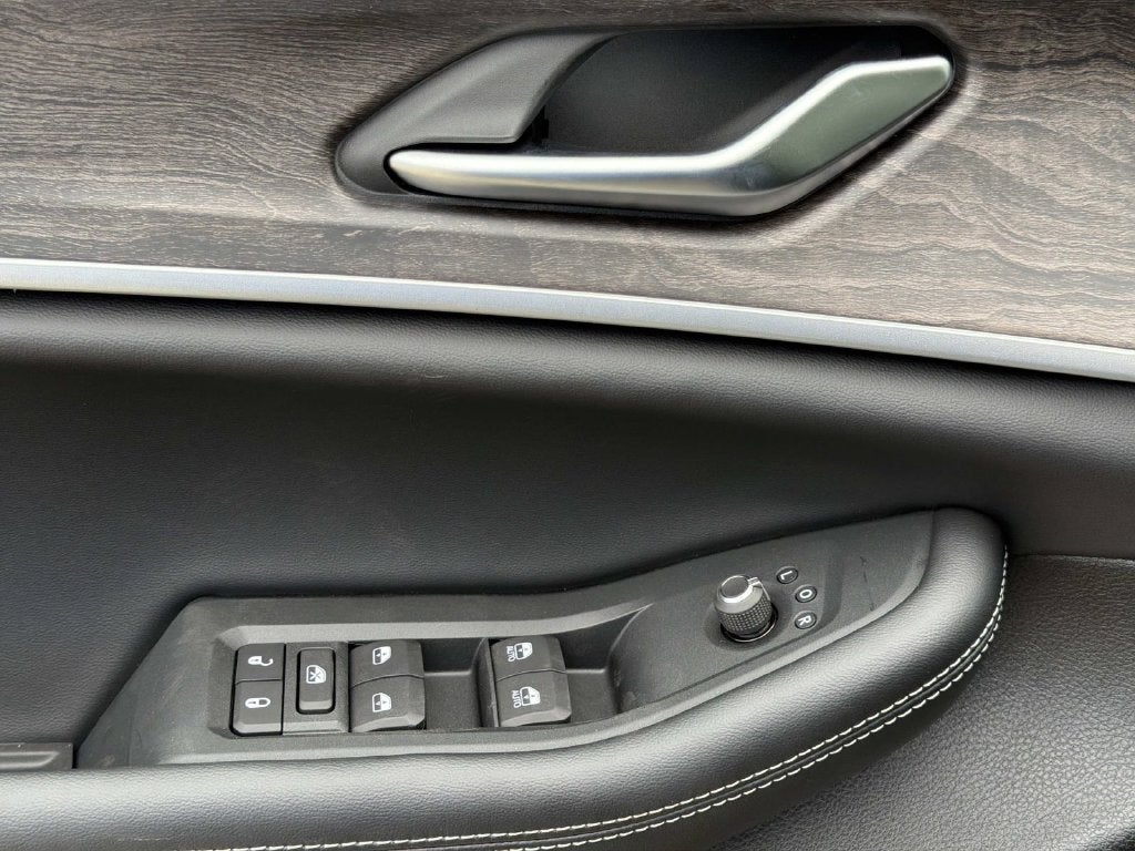 2027 Jeep Grand Cherokee Laredo Altitude
