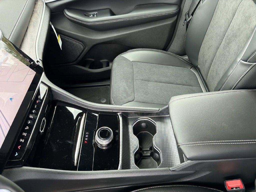 2027 Jeep Grand Cherokee Laredo Altitude