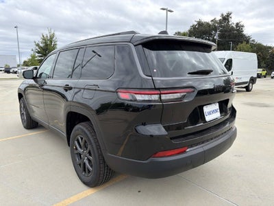 2027 Jeep Grand Cherokee Laredo Altitude