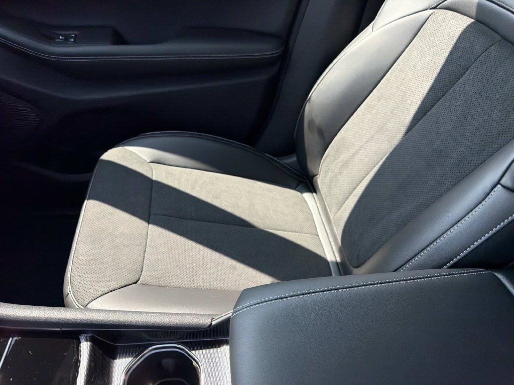2027 Jeep Grand Cherokee Laredo Altitude