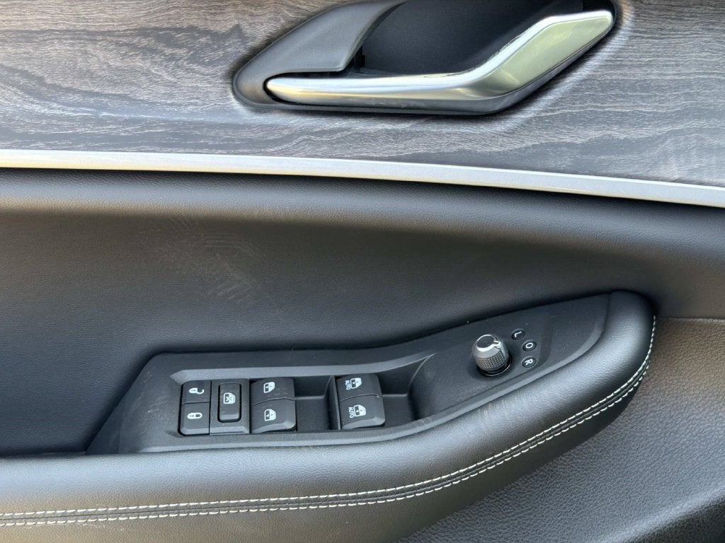 2027 Jeep Grand Cherokee Laredo Altitude