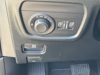 2027 Jeep Grand Cherokee Laredo Altitude