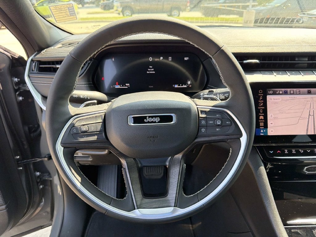 2027 Jeep Grand Cherokee Laredo Altitude