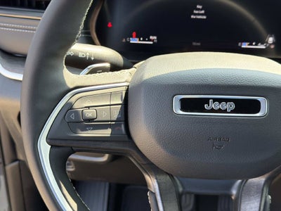 2027 Jeep Grand Cherokee Laredo Altitude