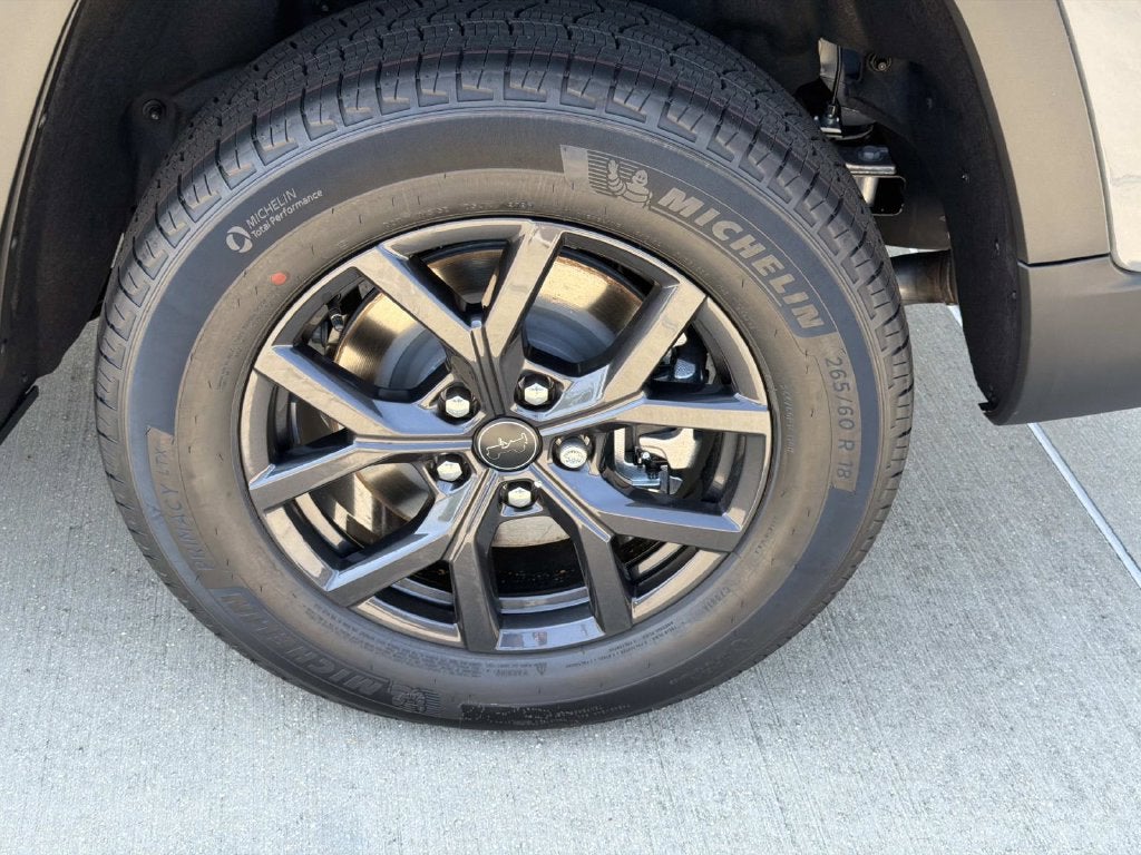 2027 Jeep Grand Cherokee Laredo Altitude