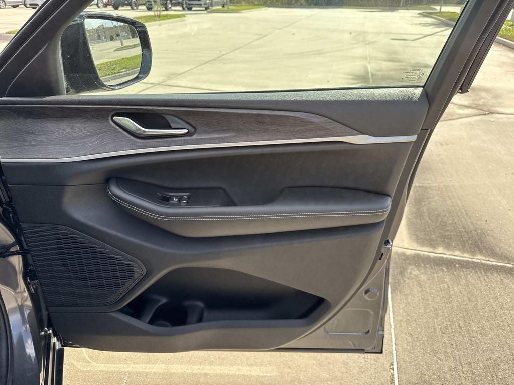 2025 Jeep Grand Cherokee GRAND CHEROKEE L LIMITED 4X2