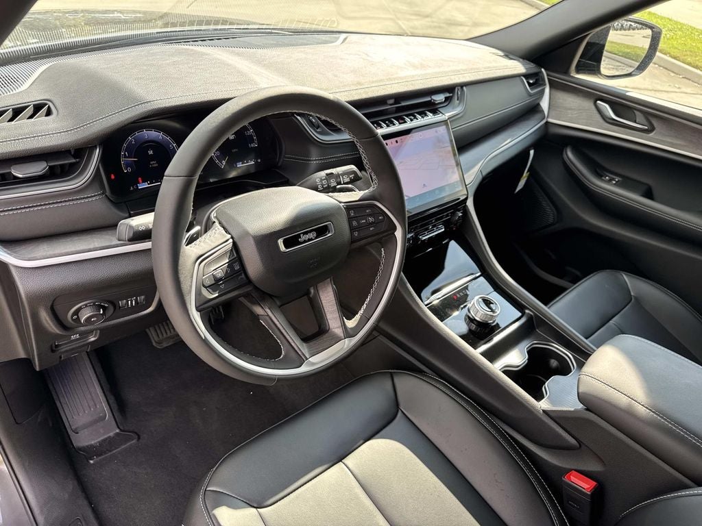 2025 Jeep Grand Cherokee GRAND CHEROKEE L LIMITED 4X2