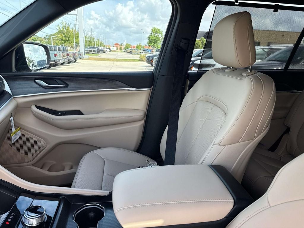 2025 Jeep Grand Cherokee GRAND CHEROKEE L LIMITED 4X2