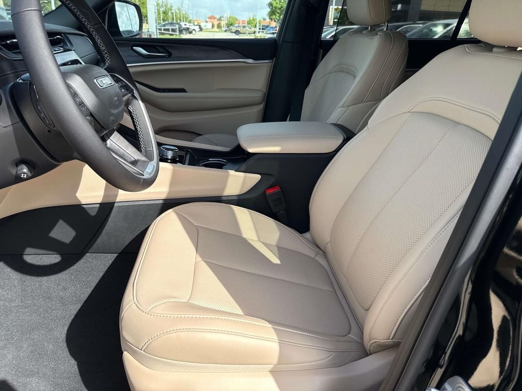 2025 Jeep Grand Cherokee GRAND CHEROKEE L LIMITED 4X2