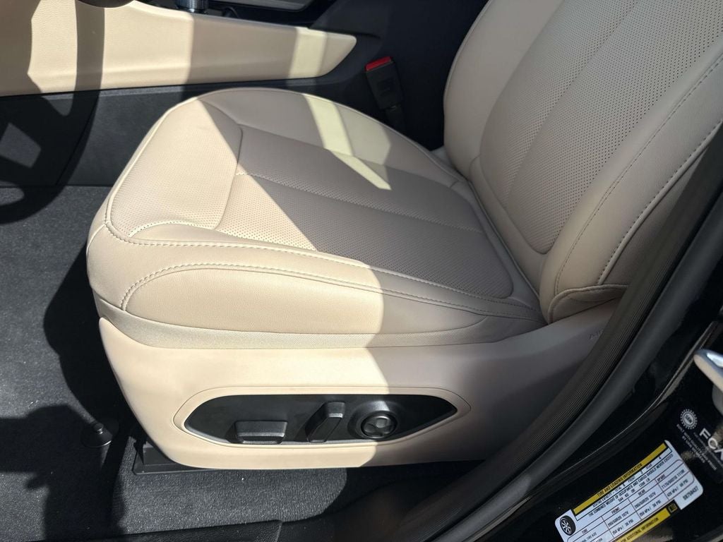 2025 Jeep Grand Cherokee GRAND CHEROKEE L LIMITED 4X2