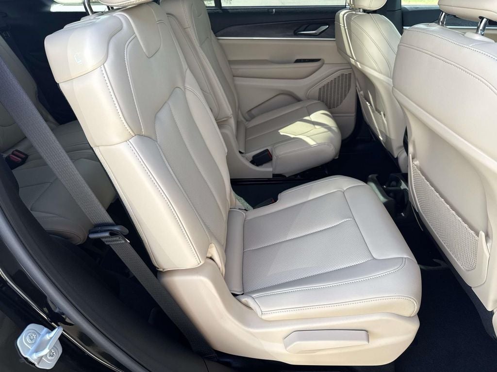 2025 Jeep Grand Cherokee GRAND CHEROKEE L LIMITED 4X2