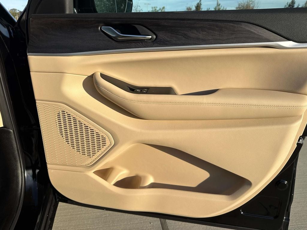 2025 Jeep Grand Cherokee GRAND CHEROKEE L LIMITED 4X2