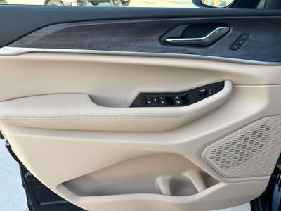 2025 Jeep Grand Cherokee GRAND CHEROKEE L LIMITED 4X2