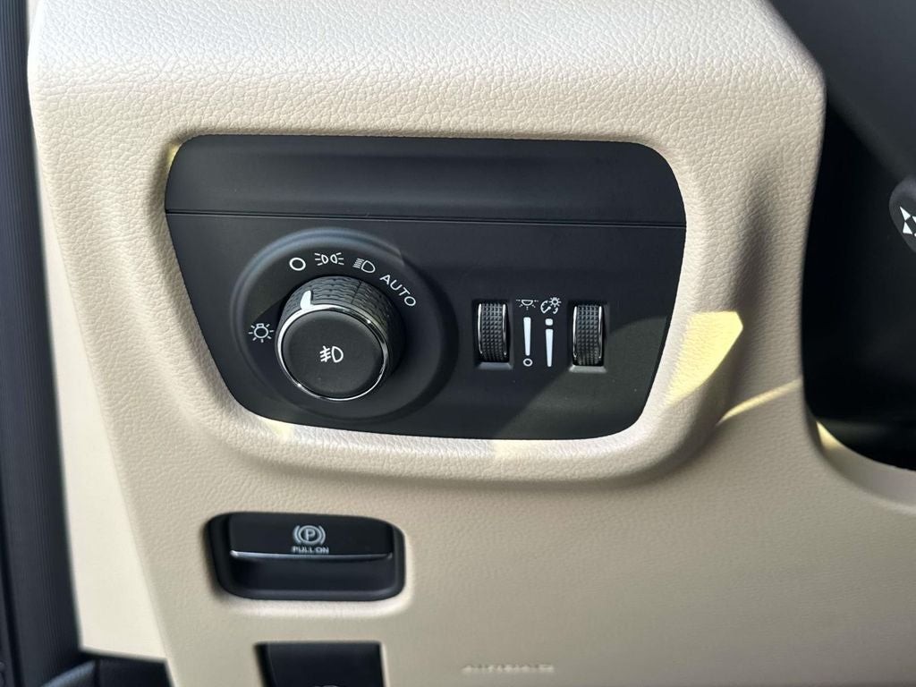 2025 Jeep Grand Cherokee GRAND CHEROKEE L LIMITED 4X2