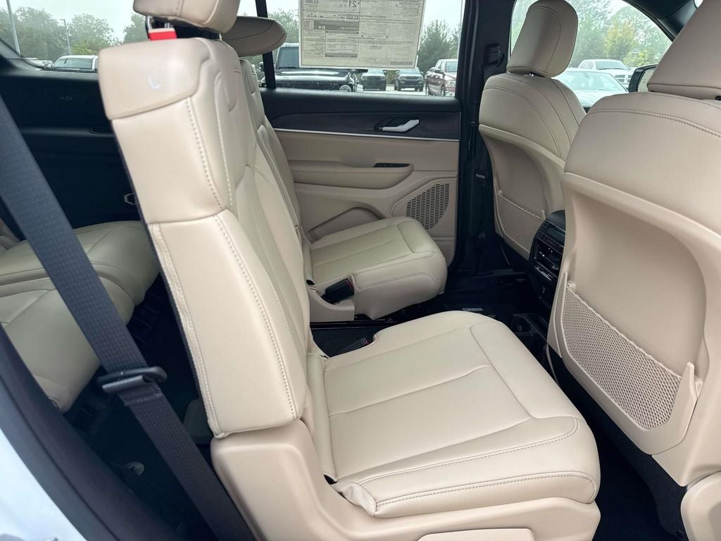 2025 Jeep Grand Cherokee GRAND CHEROKEE L LIMITED 4X2