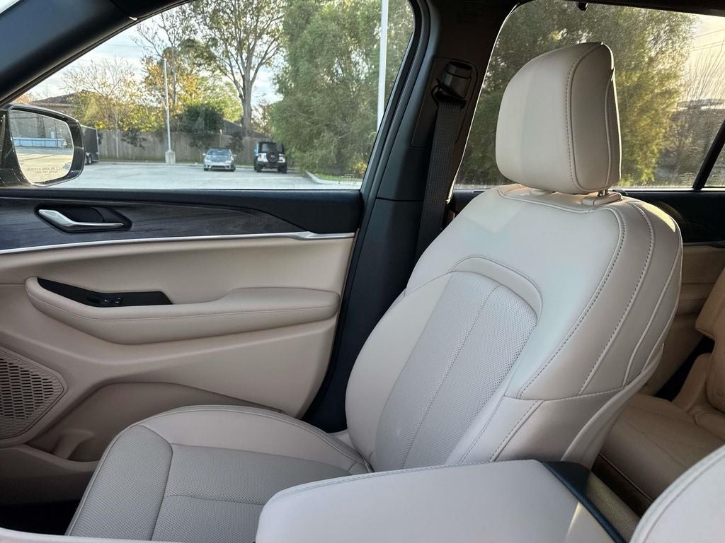 2025 Jeep Grand Cherokee GRAND CHEROKEE L LIMITED 4X2