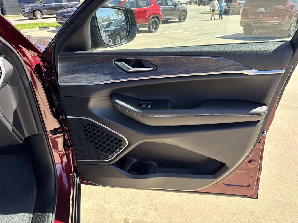 2025 Jeep Grand Cherokee GRAND CHEROKEE L LIMITED 4X2