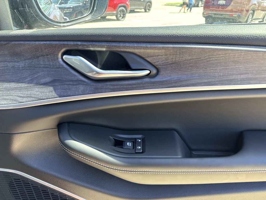 2025 Jeep Grand Cherokee GRAND CHEROKEE L LIMITED 4X2