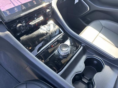 2025 Jeep Grand Cherokee GRAND CHEROKEE L LIMITED 4X2