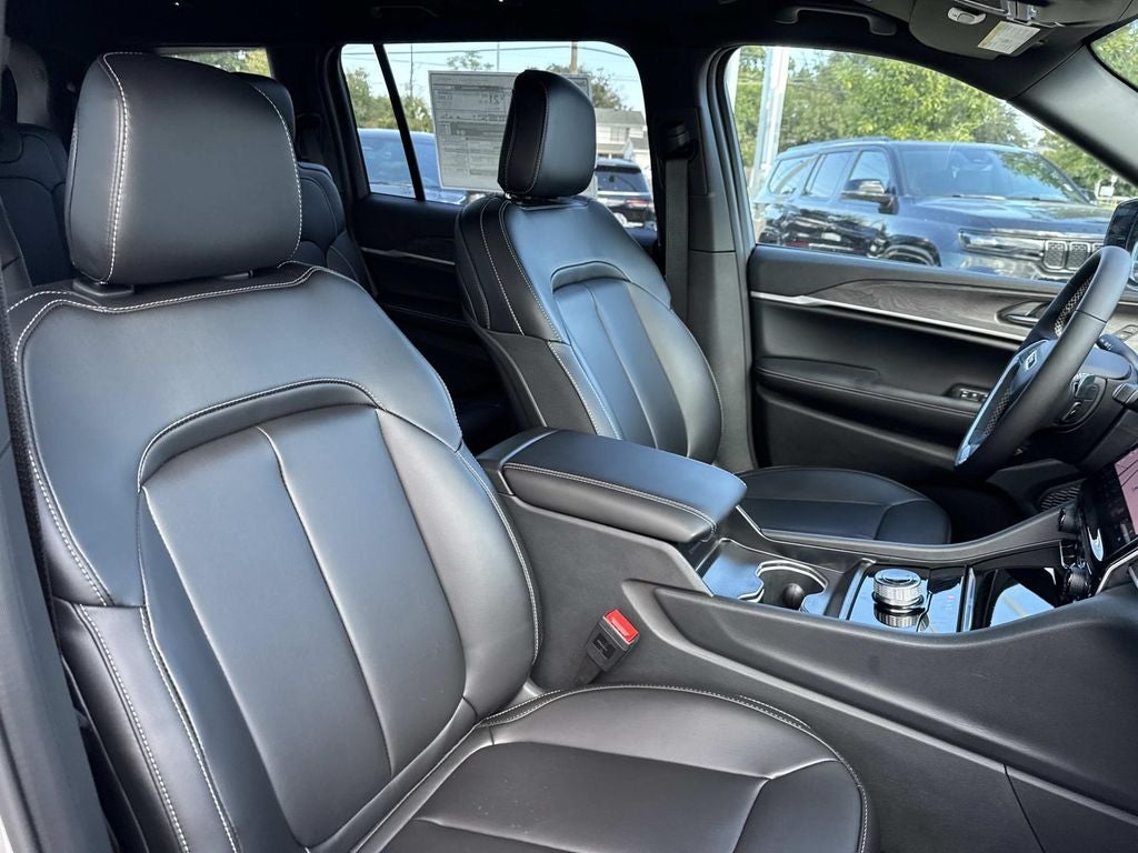 2025 Jeep Grand Cherokee GRAND CHEROKEE L LIMITED 4X2