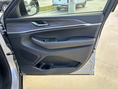 2025 Jeep Grand Cherokee GRAND CHEROKEE L LIMITED 4X2