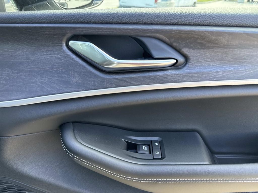 2025 Jeep Grand Cherokee GRAND CHEROKEE L LIMITED 4X2