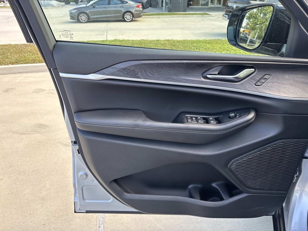 2025 Jeep Grand Cherokee GRAND CHEROKEE L LIMITED 4X2