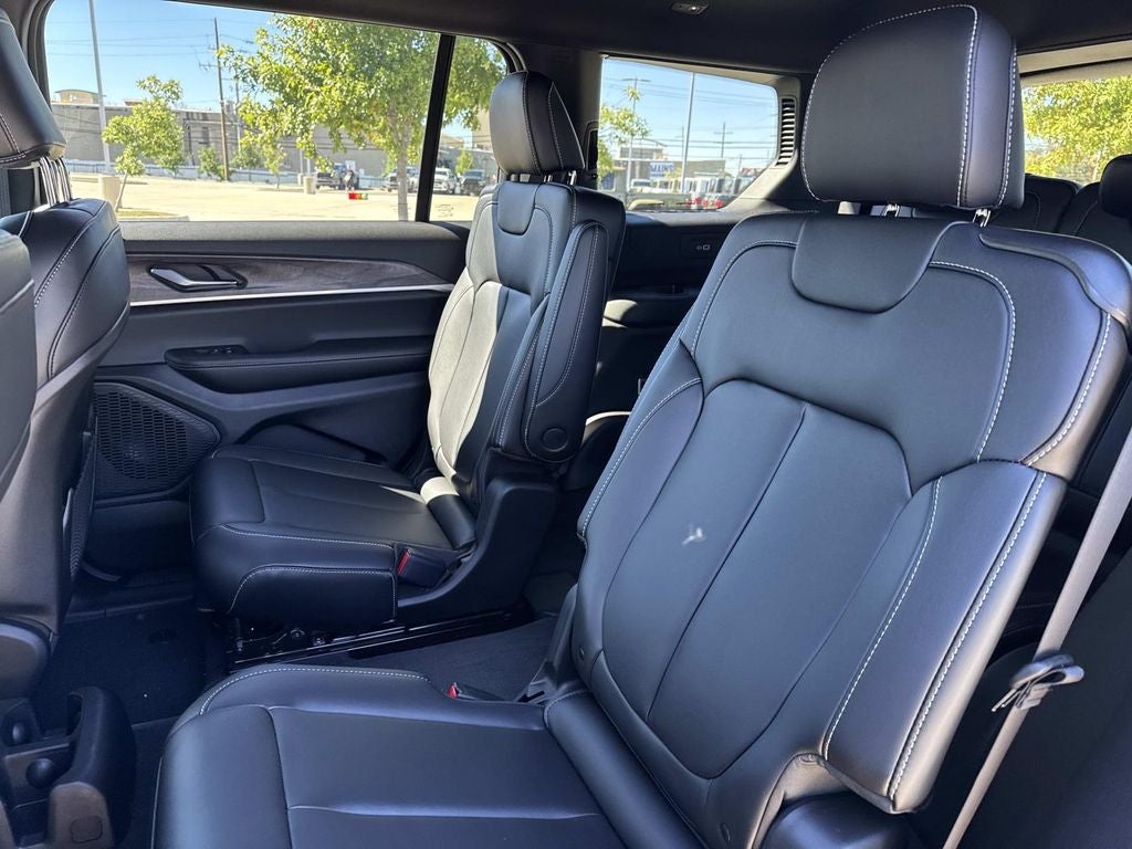 2025 Jeep Grand Cherokee GRAND CHEROKEE L LIMITED 4X2