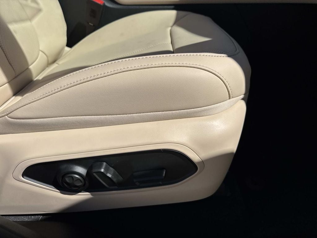 2025 Jeep Grand Cherokee GRAND CHEROKEE L LIMITED 4X2