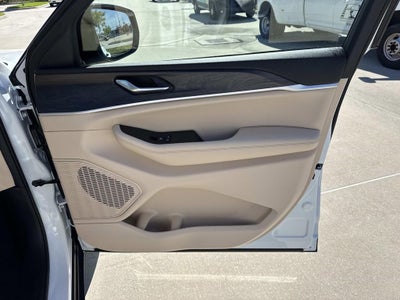 2025 Jeep Grand Cherokee GRAND CHEROKEE L LIMITED 4X2