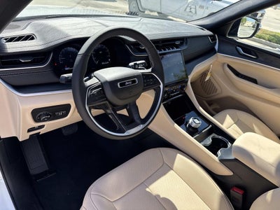 2025 Jeep Grand Cherokee GRAND CHEROKEE L LIMITED 4X2