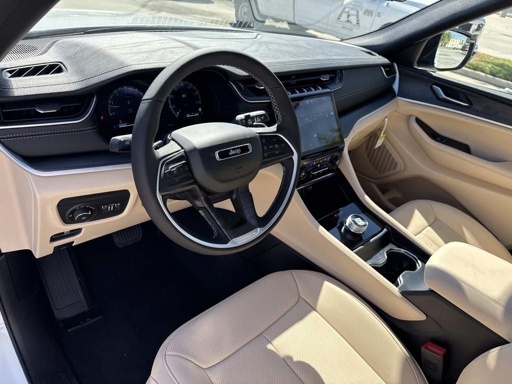 2025 Jeep Grand Cherokee GRAND CHEROKEE L LIMITED 4X2