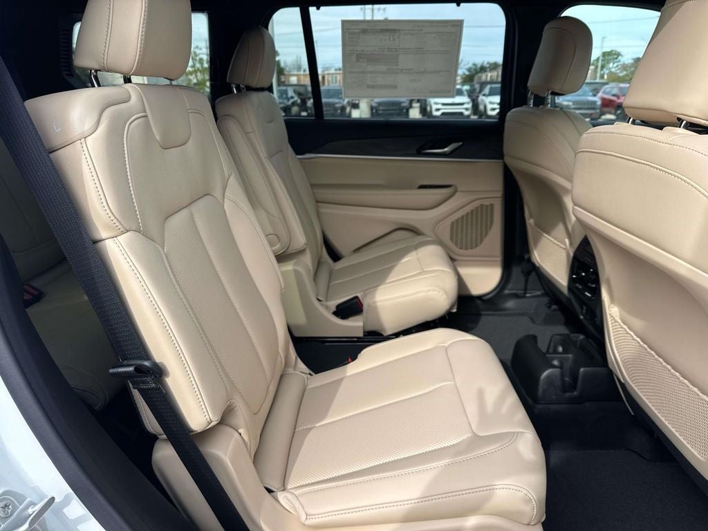 2025 Jeep Grand Cherokee GRAND CHEROKEE L LIMITED 4X2