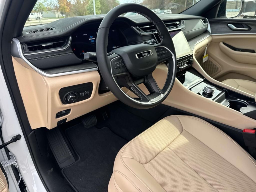 2025 Jeep Grand Cherokee GRAND CHEROKEE L LIMITED 4X2