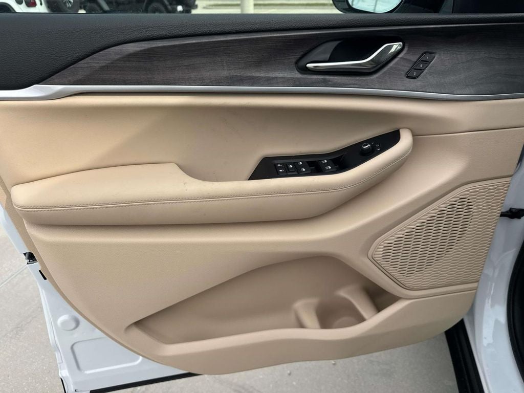 2025 Jeep Grand Cherokee GRAND CHEROKEE L LIMITED 4X2