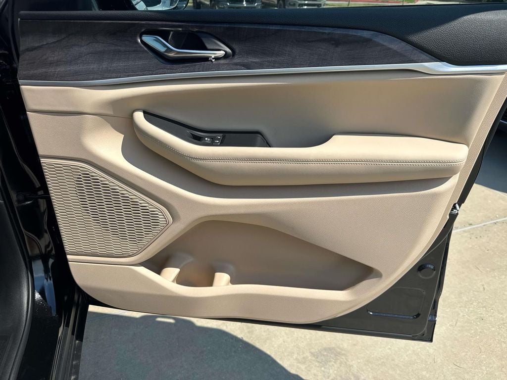 2025 Jeep Grand Cherokee GRAND CHEROKEE L LIMITED 4X2